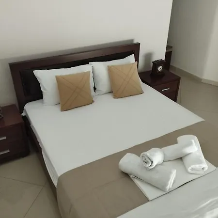 Peramos Luxury * Néa Péramos